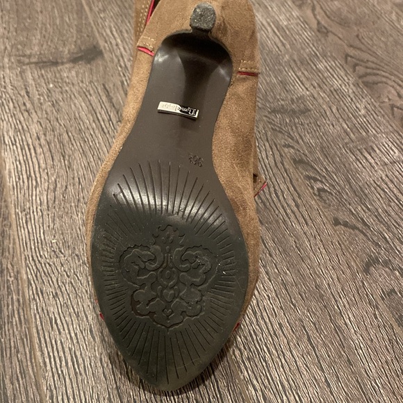 6 1/2 NWOT suède shoes - Picture 5 of 6